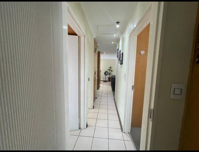 3 BEDROOM TOWNHOUSE FOR SALE IN VANDERBIJLPARK SW 5